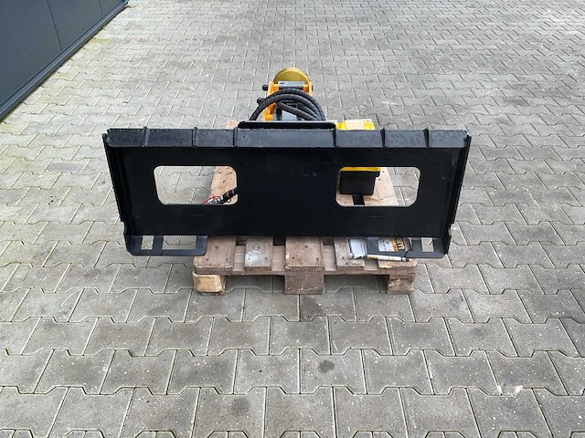 Giyi d680 skid steer post driver schranklader - afbeelding 9 van  11