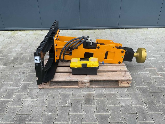Giyi d680 skid steer post driver schranklader - afbeelding 1 van  11