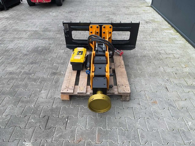 Giyi d680 skid steer post driver schranklader - afbeelding 5 van  11