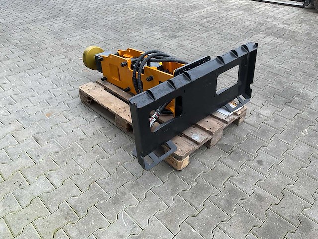 Giyi d680 skid steer post driver schranklader - afbeelding 8 van  11