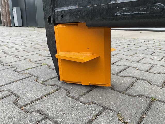 Giyi horizontale houtkloofmachine voorladers en accessoires - afbeelding 4 van  12
