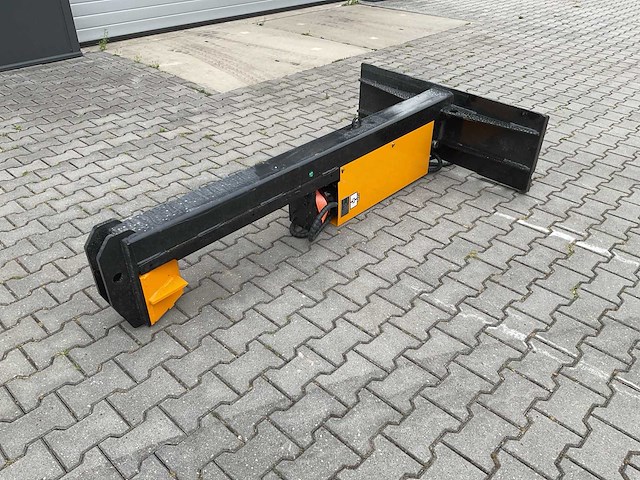 Giyi horizontale houtkloofmachine voorladers en accessoires - afbeelding 6 van  12