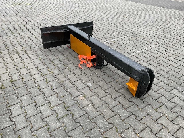 Giyi horizontale houtkloofmachine voorladers en accessoires - afbeelding 8 van  12