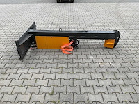 Giyi horizontale houtkloofmachine voorladers en accessoires - afbeelding 9 van  12