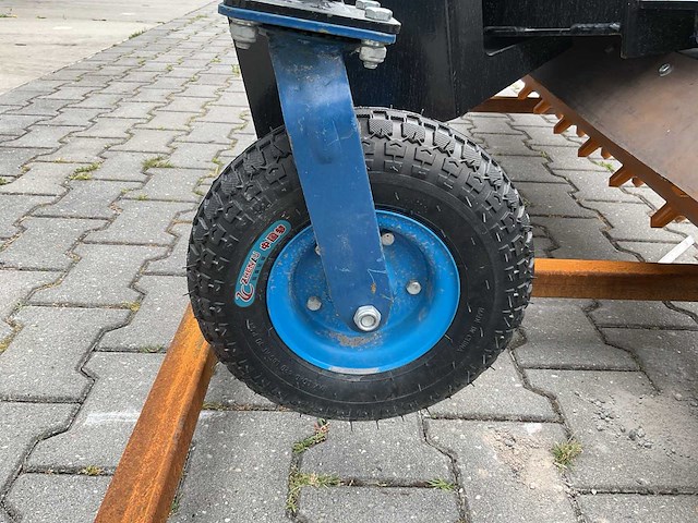 Giyi lpr71 skid steer power rake voorladers en accessoires - afbeelding 13 van  15