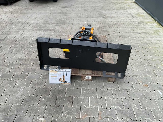 Giyi p680 skid steer breaker schranklader - afbeelding 9 van  11