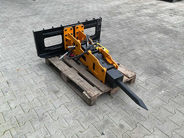 Giyi p680 skid steer breaker schranklader - afbeelding 5 van  12