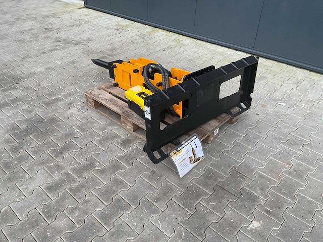 Giyi p680 skid steer breaker schranklader - afbeelding 9 van  12