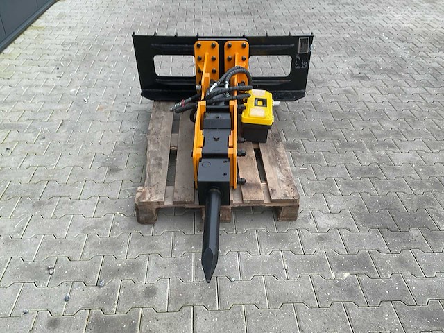 Giyi p680 skid steer breaker schranklader - afbeelding 12 van  12