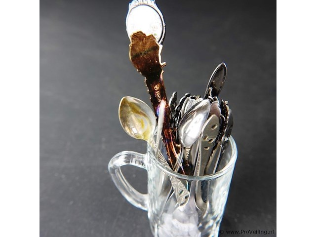 Glaasje met verzilverde lepeltjes - afbeelding 2 van  3