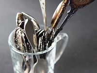 Glaasje met verzilverde lepeltjes - afbeelding 3 van  3