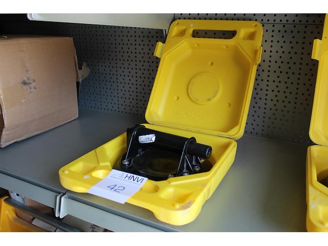 Glasdrager wpg in koffer. - afbeelding 1 van  2