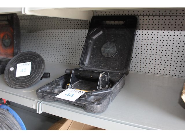 Glasdrager wpg in koffer. - afbeelding 1 van  2