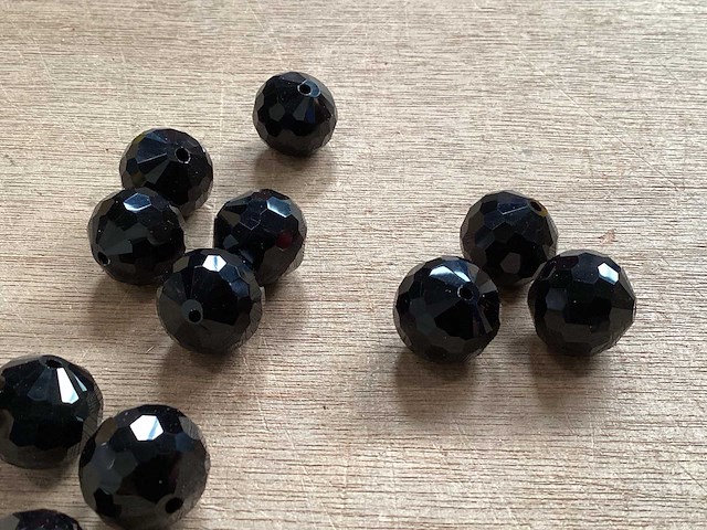 Glaskralen facetgeslepen zwart 18 mm (2448x) - afbeelding 1 van  2