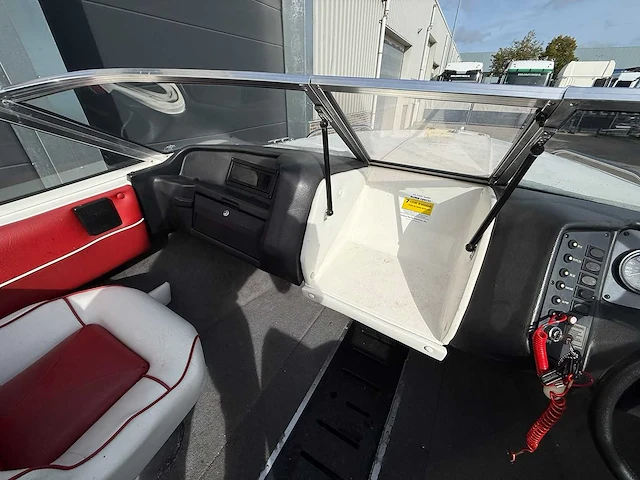Glasstream 180e speedboot 130pk yamaha + trailer - afbeelding 13 van  37