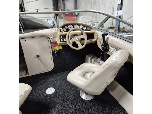 Glastron se199 speedboot met freewheel trailer - afbeelding 16 van  19