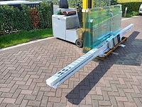 Glaswand (helder veiligheids glas) 2.5m hoog x 5m lang - afbeelding 9 van  14
