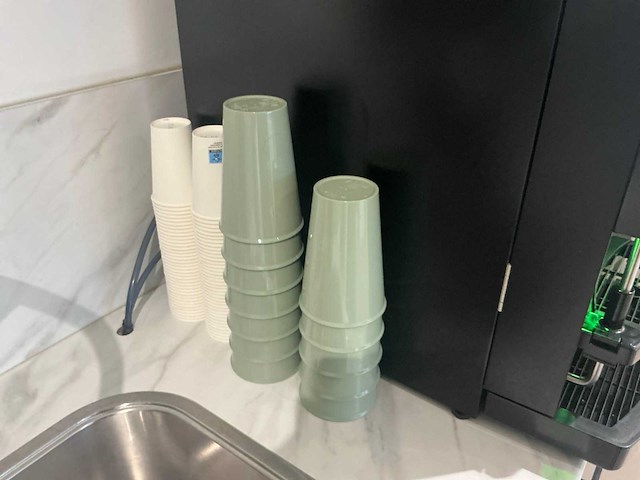 Glaswerk en koffie/thee benodigdheden - afbeelding 2 van  5