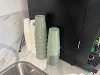 Glaswerk en koffie/thee benodigdheden - afbeelding 2 van  5