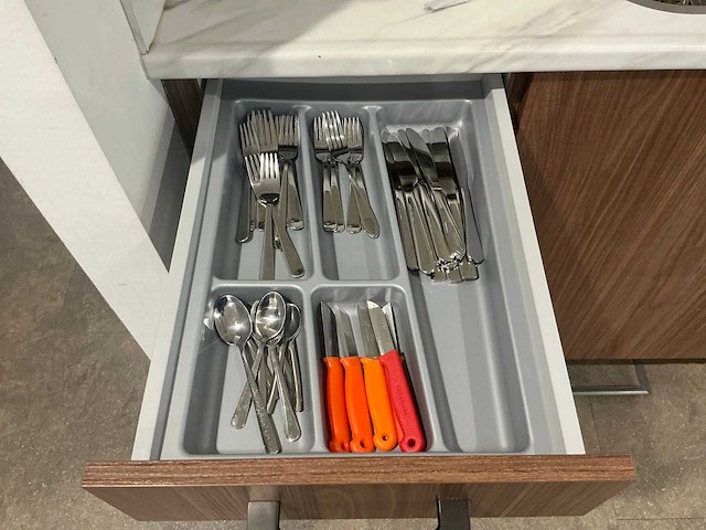 Glaswerk en koffie/thee benodigdheden - afbeelding 3 van  5