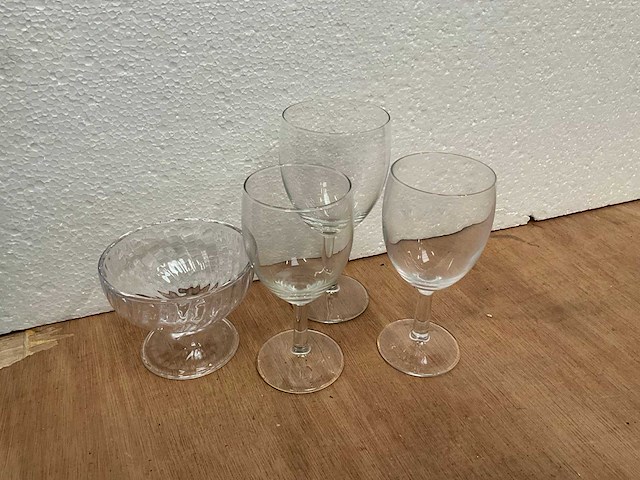 Glaswerk - afbeelding 1 van  4