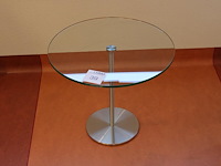 Glazen bijzettafel met doorsnede 50 cm. - afbeelding 1 van  2