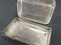 Glazen dekseldoos met verzilverde deksel - afbeelding 3 van  3