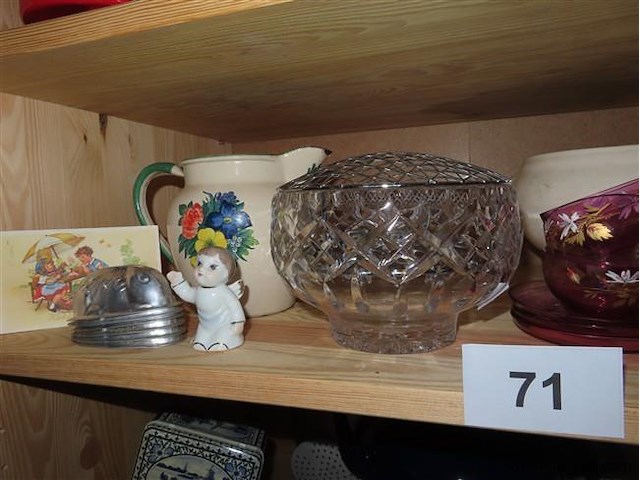 Glazen, pique fleur, email, chocolademallen enz…. - afbeelding 1 van  3