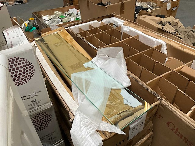 Glazen schap (36x) - afbeelding 1 van  5