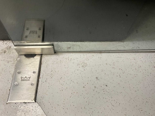 Glazen scheidingswand met 2 loopdeuren - afbeelding 2 van  12