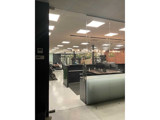 Glazen scheidingswand met 2 loopdeuren - afbeelding 5 van  12