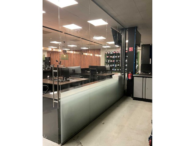 Glazen scheidingswand met 2 loopdeuren - afbeelding 6 van  12