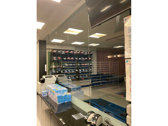 Glazen scheidingswand met 2 loopdeuren - afbeelding 11 van  12