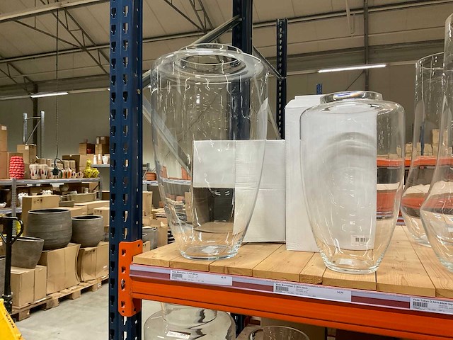 Glazen vazen, bakken, schalen - afbeelding 4 van  23