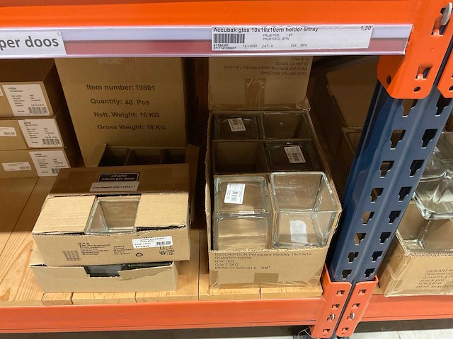 Glazen vazen, bakken, schalen - afbeelding 11 van  23