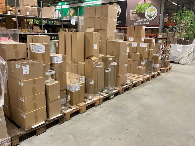 Glazen vazen, cilinders - afbeelding 12 van  25