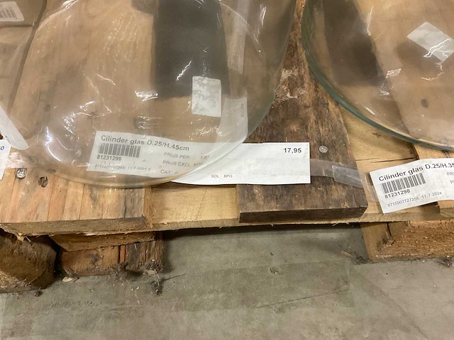 Glazen vazen, cilinders - afbeelding 22 van  25