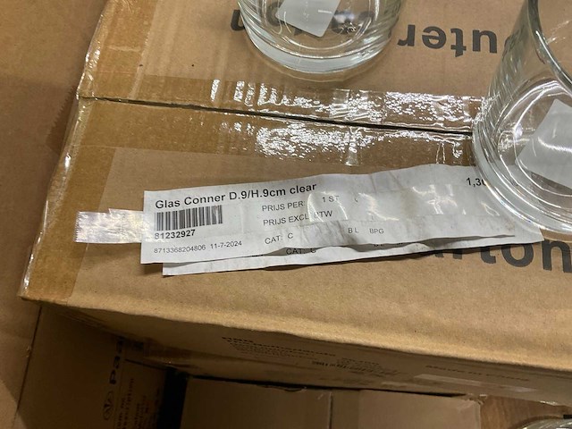 Glazen vazen, schalen - afbeelding 17 van  27