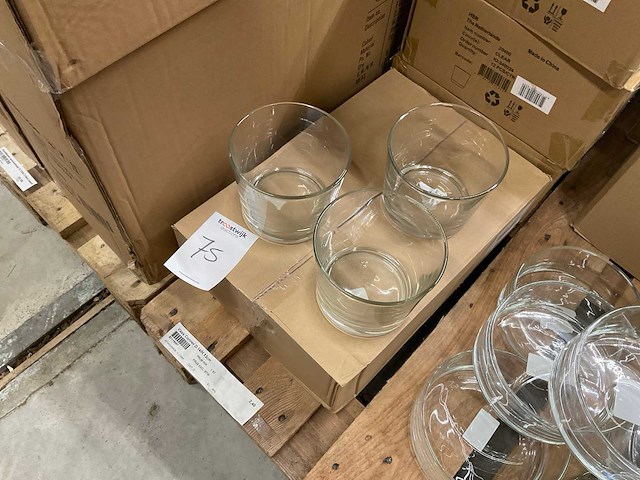 Glazen vazen, schalen - afbeelding 19 van  27