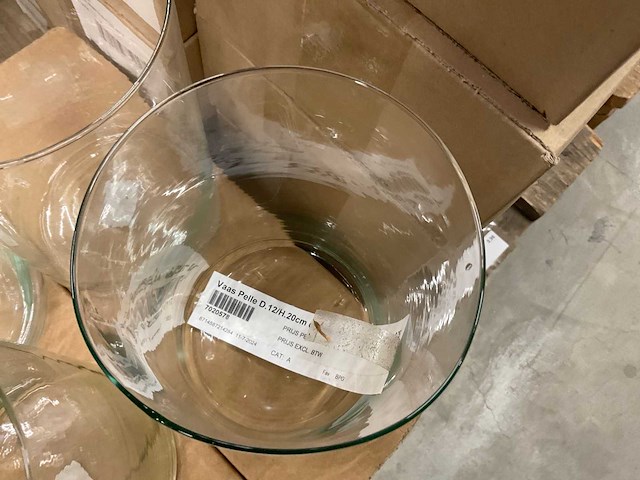 Glazen vazen, schalen - afbeelding 18 van  18