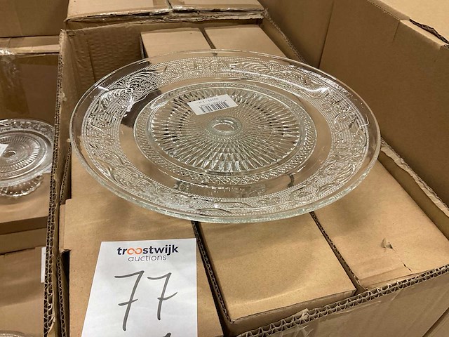 Glazen vazen, taartplateau’s - afbeelding 5 van  17