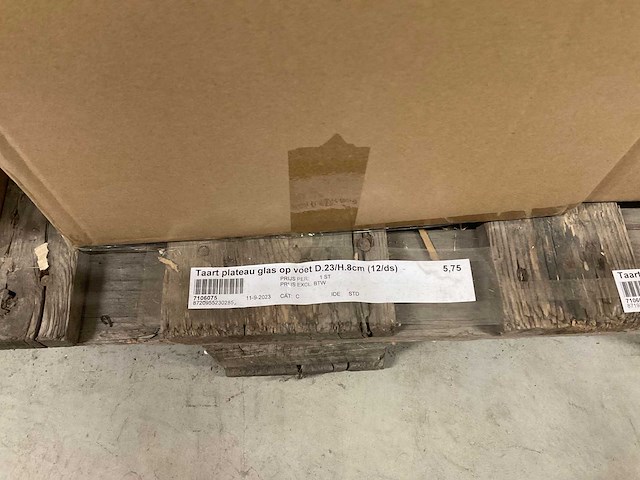 Glazen vazen, taartplateau’s - afbeelding 7 van  17