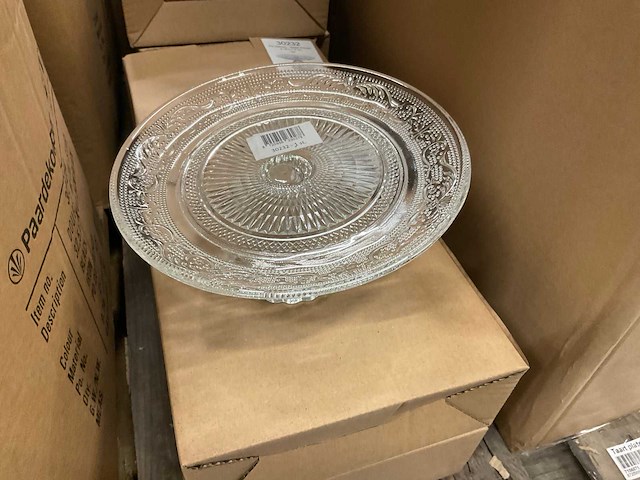 Glazen vazen, taartplateau’s - afbeelding 8 van  17