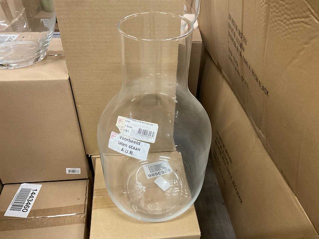 Glazen vazen, taartplateau’s - afbeelding 12 van  17