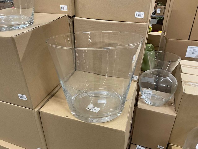 Glazen vazen, taartplateau’s - afbeelding 15 van  17