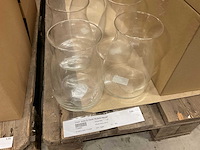 Glazen vazen, taartplateau’s - afbeelding 17 van  17