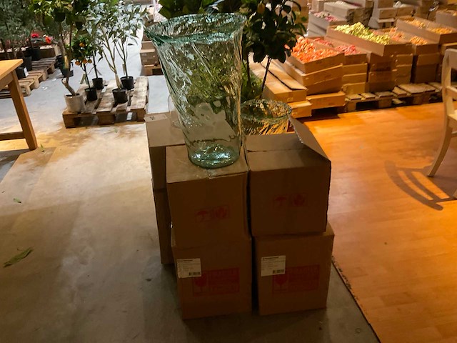 Glazen vazen - afbeelding 2 van  6