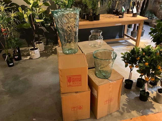 Glazen vazen - afbeelding 3 van  6