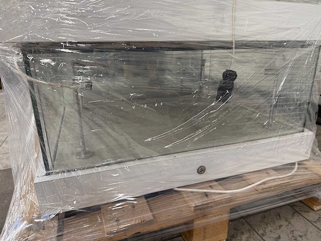 Glazen vitrine met verlichting (10x) - afbeelding 2 van  10