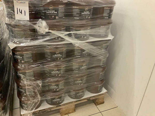 Glazuur met donkere chocolade gebruiksklaar 3kg (144x) - afbeelding 2 van  3